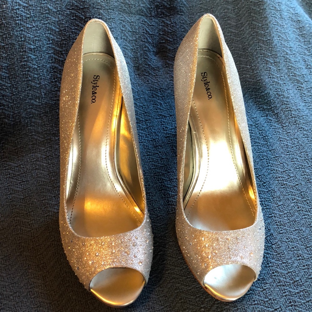 Ladies dress heels